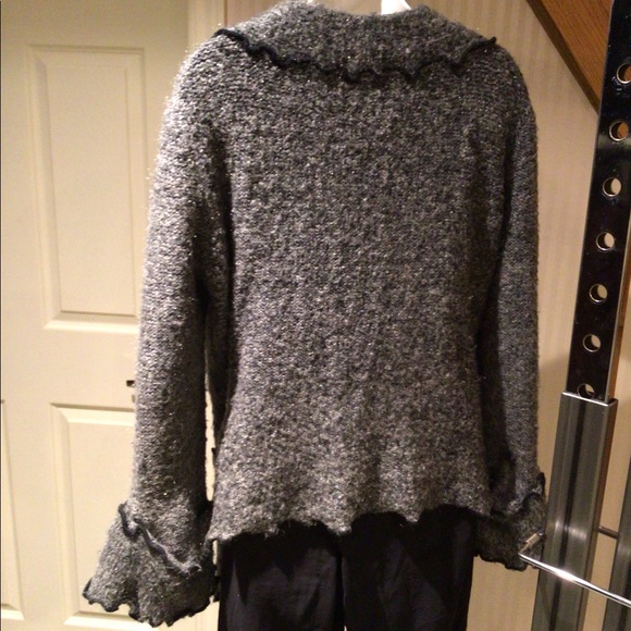 💕💕Host Pick💕💕⬇️Price Dropped ⬇️Grey/black pullover faux wrap knit sweater - Picture 3 of 6